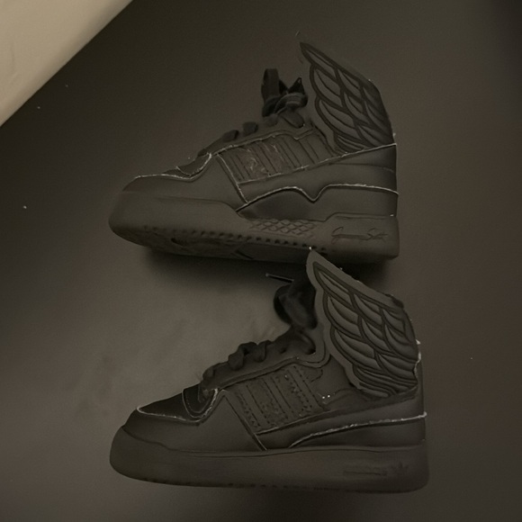 Toddler Adidas X Jeremy Scott Sneaker🖤 - Picture 3 of 4